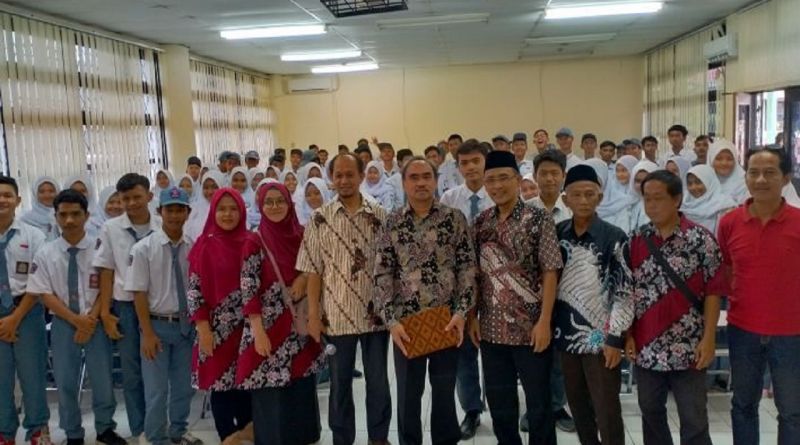 SMK Budiniah, Citeureup Bogor Berkunjung ke Departemen Fisika FMIPA IPB University