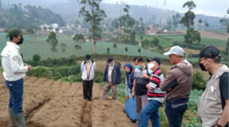 Dosen Biologi FMIPA IPB Lakukan Pembimbingan dan Pendampingan Petani Hortikultura di Kecamatan Kertasari Bandung
