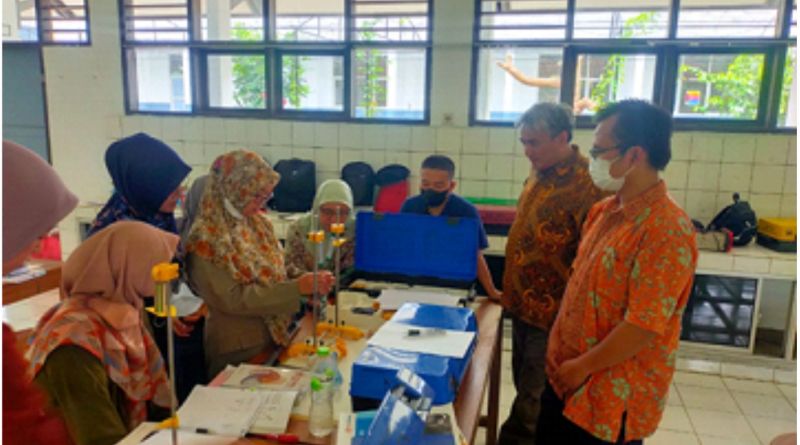 Departemen Fisika IPB University Bantu Fungsionalisasi dan Optimalisasi Laboratorium Fisika SMA di Kabupaten Bogor