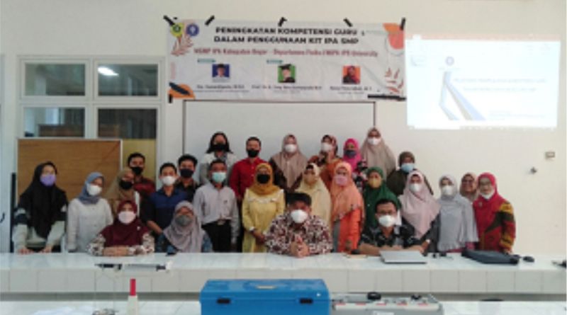MGMP IPA Kabupaten Bogor Belajar KIT Eksperimen di Departemen Fisika FMIPA IPB University