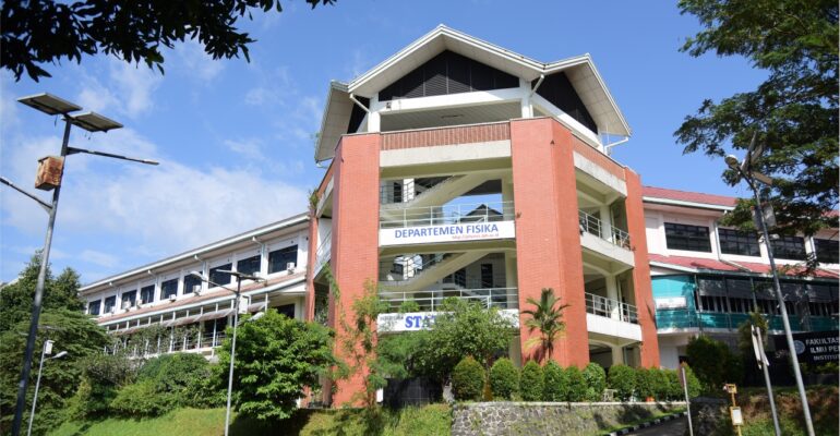 FMIPA IPB University Bertransformasi Menuju Fakultas Sains, Perkuat Bioinformatika dan Riset Biodiversitas